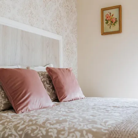 Daniela's Central 205 Pensionat